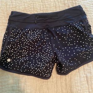 Cute Lulu polka shorts!